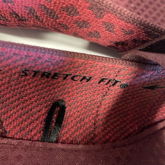 Skechers Memory Foam Burgandy Leopard Print Bow Flats - Picture 3 of 10